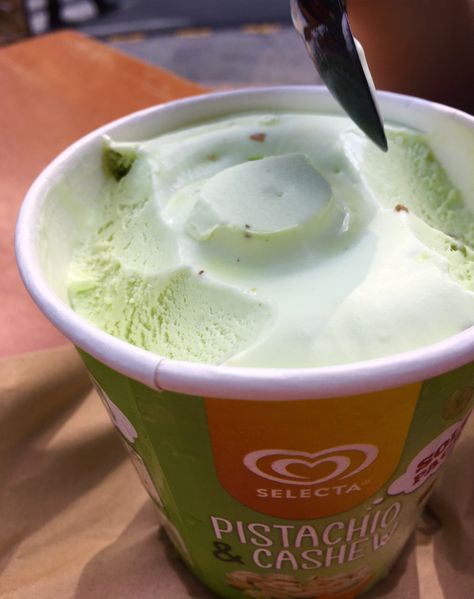 Pistachio ice cream for dessert today. Ice Cream Pistachio, Oppo Wallpaper, Pics For Fb, Grad Trip, Pistachio Ice Cream, Wedding Illustration, Random Pics, Fun Desserts, Pistachio