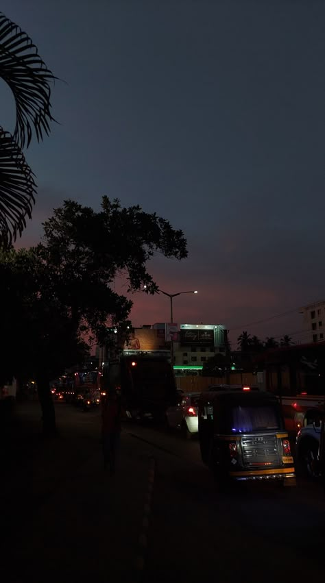 Pretty evening sky Evening View Aesthetic, Evening Night Sky, Evening Photography Sky, Evening Instagram Stories, Evening Sky Snap, Random Sky Pics, Evening Sky Instagram Story, Night Sky Snap, Night Sky Pics