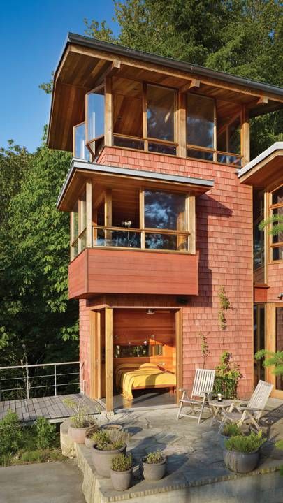 Want to Really Capture the View? Try a Cabin Tower Forest Cottage, Small Cottage Homes, Lake House Plans, Tower House, Bay House, Minimalist House Design, Cabin In The Woods, Modern Cabin, Cottage House Plans