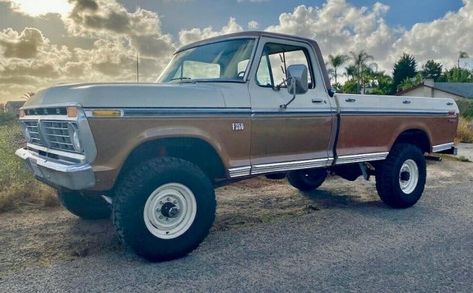 This 1975 Ford F-250 Highboy features a ton of new parts! There are a few more for the new owner to install, but this looks like an awesome project. Have a look for yourself. #F250, #Ford 1974 Ford Truck, 1976 Ford F250 Highboy, Ford F250 Highboy, F250 Highboy, Dentside Ford, F250 Ford, Ford Explorer Accessories, Ford Highboy, Ford Obs