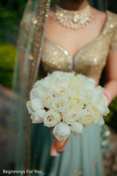 Fabulous indian bridal bouquet Indian Bridal Photoshoot, Seafoam Wedding, Bridal Shop Ideas, Country Bridal Shower, Sabyasachi Bride, White Rose Bouquet, Bouquet Photo, Photography Dress, Indian Wedding Inspiration