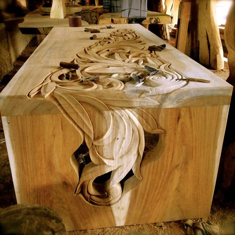 On the way to the finish Beautiful Wood Furniture, Bali Furniture Carved Wood, Hand Carved Wood Furniture, Carved Desk, Bali Wood Carving, Carved Wood Furniture, Beautiful Woodwork, Kids Woodworking Projects, Carved Bench