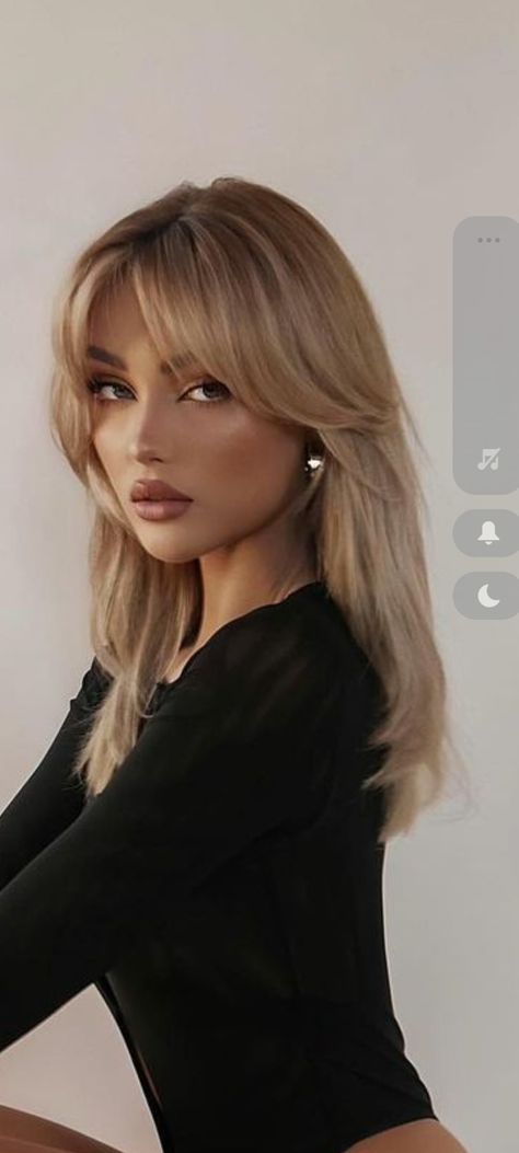 Curtain Bangs Parted On The Side, Whiskey Bangs Hair, 99s Haircut, The Rachel Haircut With Bangs, Valerie Lepelch Haircut, Short Front Bangs, British Hairstyles For Women, Mia Maples House, Bangs With Layers Haircut