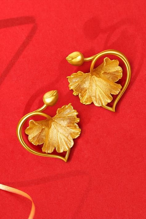 Wrap up a stellar year with finesse with our bold new collection 'A Fine Finish'! Tanishq Jewellery Earrings Gold, Tanishq Earrings Gold Design, Tanishq Jewellery, Diamond Jewellery Designs, Small Earrings Gold, Unique Gold Jewelry Designs, Gold Flower Earrings, Wedding Jewelry Sets Bridal Jewellery, Delicate Gold Jewelry