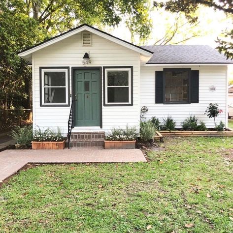 Green Paint Exterior, Small House Colors, Small House Exterior Colors, Backdrop Paint, Dark Green Paint, Door Backdrop, Blue Paint Color, Small House Exterior, Tiny House Exterior