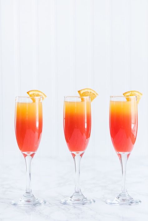 Tequila Sunrise Mimosa Recipe! Sunrise Mimosa, Pineapple Rum Drinks, Mimosa Recipes, Home Cocktails, Keto Easter, Recipes Brunch, Dinner Meat, Mexican Cocktails, Rum Punch Recipes