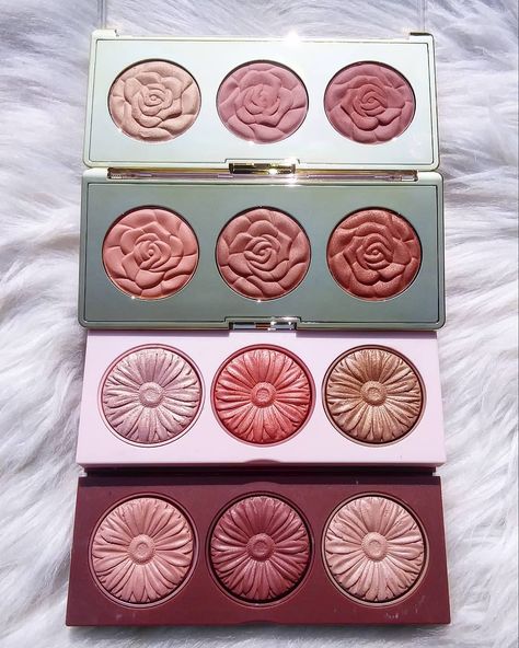 Clinique Blush, Makeup Layout, Makeup Aesthetic, Fancy Makeup, Pink Car, Blush Makeup, Pretty Makeup, Aesthetic Makeup, Amazing Products