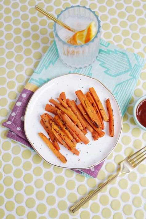 Carrot Fries Baked, Carrot Fries, Baked Carrots, Fries Recipe, A Beautiful Mess, Snack Options, Chips And Salsa, Fries In The Oven, Beautiful Mess