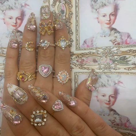 Marie Antoinette Nails, Strawberry Vines, Ethereal Jewelry, Glastonbury Festival, Really Cute Nails, Glam Party, Pink Girly Things, Nail Sizes, Acrylic Press On Nails