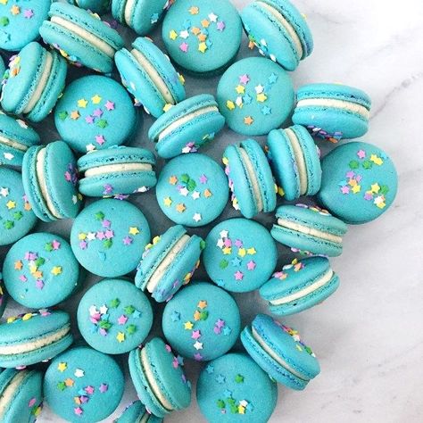 Macaron Filling Recipe, Blue Macaroons, Macaron Fillings, Gluten Free Birthday Cake, French Macaroon Recipes, Macaron Ideas, Memorial Day Foods, Macarons Recipe, Macaron Filling