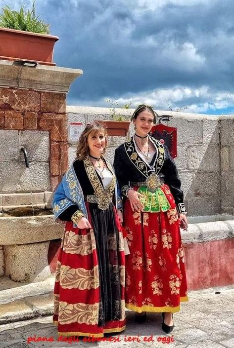 Albanian Culture, Folk Dresses, Southern Italy, Central Asia, Traditional Clothing, Albania, Sicily, Traditional Outfits, Italy