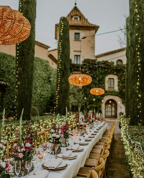 Table Decor Terracotta Wedding, Romantic Wedding Candle Decor, Tuscan Winery Wedding, Spring Wedding Italy, East Coast Vineyard Wedding, Wedding Inspo Floral, Spanish Wedding Ceremony, European Style Wedding Decor, Outdoor Wedding Italy