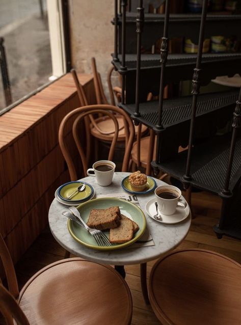 Parisian Coffee Shop, French Coffee Shop, Coffee Shop Coffee, Parisian Cafe, Model Drawing, Cafe Coffee, Cafe Shop, Coffee Date, Coffee And Books