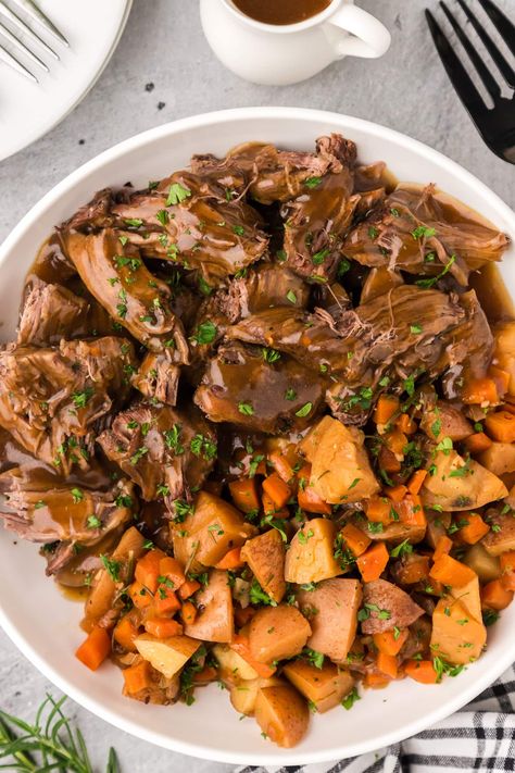 Sirloin Tip Roast Instant Pot, Easy Beef Gravy, Instant Pot Roast Beef, Beef Sirloin Tip Roast, Roast Instant Pot, Instant Pot Roast, Pot Roast Beef, Roast Beef Recipe, Tip Roast