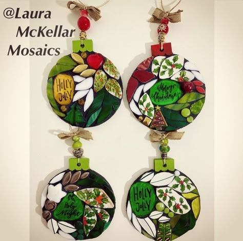 Christmas Mosaics Pattern, Mosaic Christmas Wreath, Mosaic Christmas Ideas, Glass Mosaic Christmas Ornaments, Mosaic Xmas Ornaments, Christmas Tree Mosaic Art, Mosaic Christmas Ornaments, Crockery Mosaic, Laura Mckellar