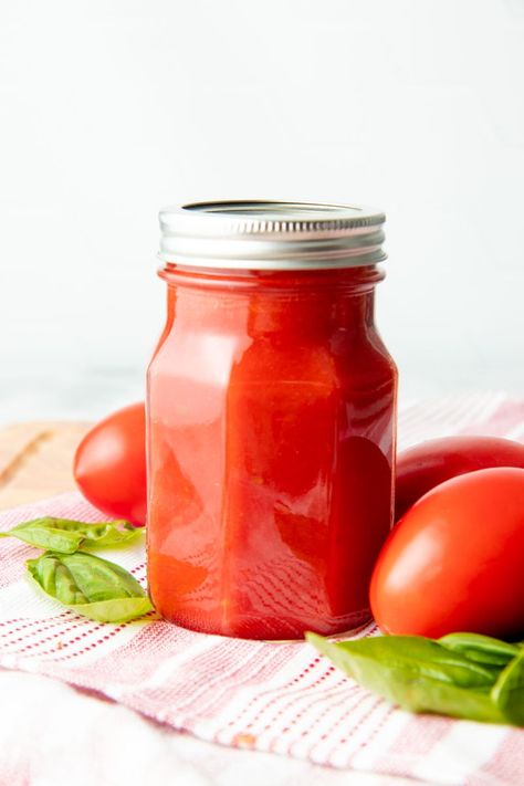 Canning Tomato Sauce, Pizza Sauces, Tomatoes Sauce, Low Acid Recipes, Pasta Pizza, Tomato Sauce Recipe, Summer Tomato, Vegan Sugar, Homemade Tomato Sauce