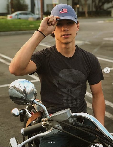 Uriah Shelton, A Man