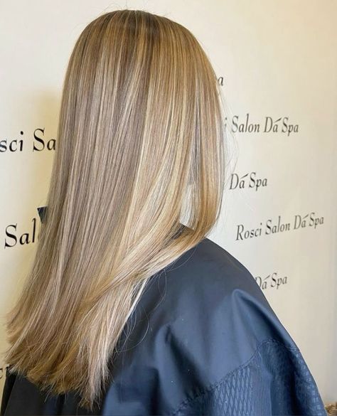 #BlondeHairGoals #BlondeTransformation #HairMakeover #BlondeBeauty #BlondeAmbition #HairInspo #BlondeBombshell #BlondeJourney #NewHairWhoDis #BlondeVibes #HairTransformation #BlondeLife #BlondeHighlights #BlondeObsessed #BlondeMagic Blonde Highlife On Brown Hair, Short Honey Balayage, Half Head Highlights On Blonde Hair, Blonde For Tan Skin Tone, Highlights On Dark Blonde Hair, Mini Highlights, Half Head Highlights, Dimensional Hair, Blonde Hair Goals