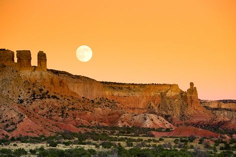 Mexican Desert, Ghost Ranch, New Mexico Style, Art Retreats, Sante Fe, Call Of The Wild, Land Of Enchantment, Western Aesthetic, Soul Art