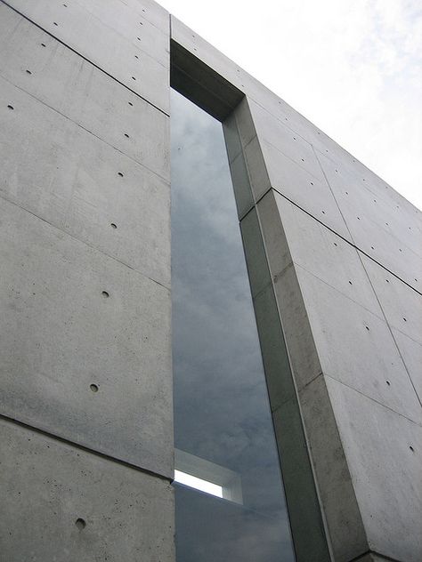 Detalle by Tadao Ando Concrete Facade, Concrete Architecture, Tadao Ando, Casa Patio, Concrete Building, Concrete House, Brutalist Architecture, Concrete Structure, Japanese Architecture