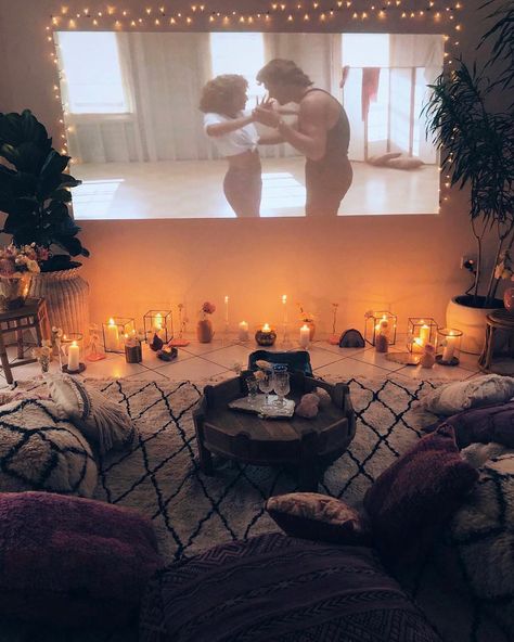 Hippie Tribe 🌸 on Instagram: “Movie night ✨📽🍿👯‍♀️🧡 @the.collection.co” Bohemian Bedroom Design, Backyard Movie Nights, Backyard Movie, Home Improvement Loans, Budget Home Decorating, Bohemian Bedroom, Home Cinema, Online Furniture Shopping, Elegant Home Decor