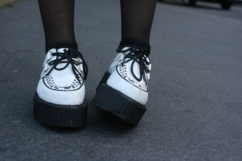 Creepers Outfit, White Creepers, Creeper Outfit, Creepers Shoes, Indie Brands, Puma Platform Sneakers, Creepers, Platform Boots, Kawaii Fashion