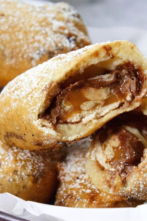 Deep Fried Candy Bars | "A Scotland favorite. Deep-fried candy bars such as Milky Way®, Snickers®, Mars® Bars, etc. We like Snickers® the best. A real treat! This recipe is my own variation. Enjoy!" #dessertrecipes #dessertideas #sweettreats Fried Candy Bars, Battered Bacon, Food Recipes Videos, Creme Brulee Desserts, Mini Cherry Pies, Deep Fried Oreos, Deep Fried Recipes, Candy Bar Recipe, Gourmet Caramel Apples