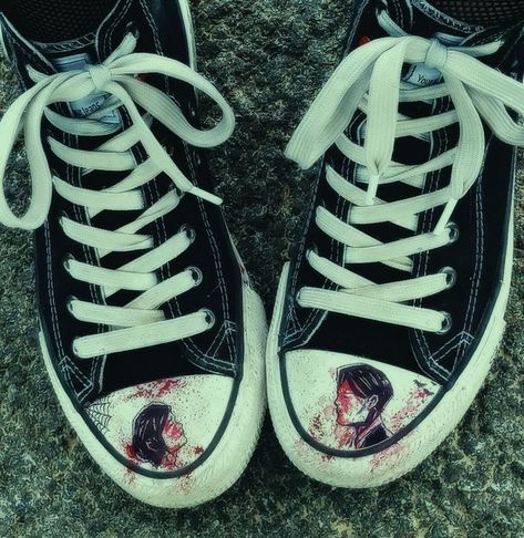 Things To Put On Your Converse, Mcr Skateboard, Draw On Sneakers, Mcr Shoes, Mcr Album Covers, Converse With Drawings On Them, Drawn On Converse Grunge, Mcr Converse, Things To Draw On Your Shoes