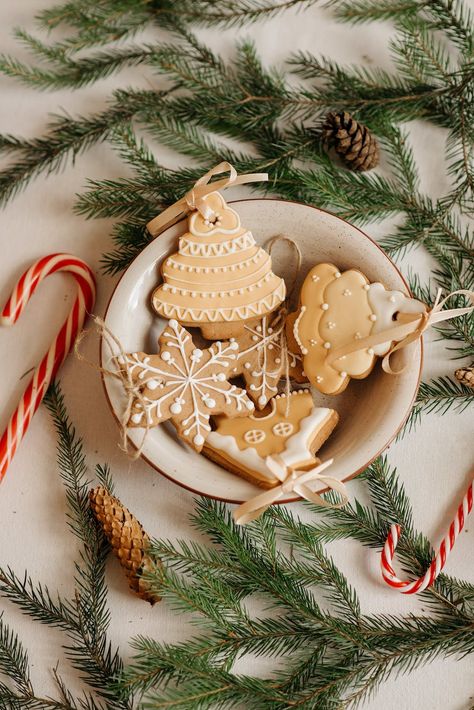 Christmas mood · Pexels Christmas Cookies Aesthetic, Christmas Food Photography, Christmas Pastries, Christmas Flatlay, Dessert Photography, Christmas Shoot, Theme Color, Christmas Photoshoot, Co Workers