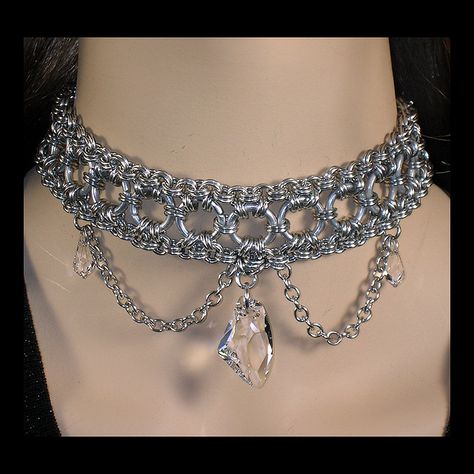 chainmaille choker  (Beautiful! ~KB) (After looking at them all and commenting, I have to say I really like this best. This and the *idea* of the anklet, though not that exact anklet. ~KB) Chain Mail Choker, Chainmail Anklet, Beaded Chainmaille, Chainmaille Collar, Chainmaille Choker, Chainmail Choker, Gothic Metal Chainmail Choker, Crochet Metal, Chain Maille Patterns