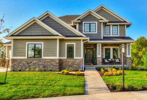 #DesMoines #HomeBuilders  http://www.ironwoodiowa.com/photo-gallery/41/ Average House Exterior, House Color Combinations, Exterior Home Color Schemes, Trim Windows, Home Paint Color, Gray House, Black Window, Home Building Tips, Craftsman Exterior