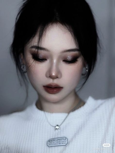 Black Makeup Looks, Feminine Makeup, Makeup Drawing, Cute Eye Makeup, Formal Makeup, Ethereal Makeup, Pinterest Makeup, Black Makeup, Goth Makeup