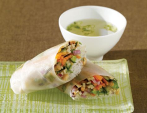 Un-turkey Spring Rolls with Fresh Veggies and Rice Noodles Chicken Salad Rolls, Salad Rolls Recipe, Vietnamese Salad Rolls, Vietnamese Chicken Salad, Vietnamese Salad, Pei Wei, Vegan Turkey, Vietnamese Chicken, Chicken Spring Rolls