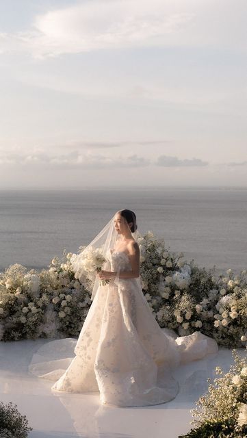 Jenny Zhou 周杰妮 on Instagram: "Floating on a floral cloud ☁️💫 The SKY Ayana ceremony location was already magical so we kept things classic and timeless with white and green florals 💚

Stylist: @aisleproject  Planner: @avavibali_weddings  Venue: @ayanaresort  Content captured by: @by_avera  Cover photo by: @joeywillisphotography   #wedding2024 #bali #baliwedding #ayana #weddingceremony #weddinginspiration #destinationwedding #thewed #outdoorwedding #weddingcontent #weddingmoments #weddingideas #weddingstyle" White And Green Florals, Floral Cloud, Dream Wedding Decorations, Bali Wedding, Ceremony Location, Wedding Moments, Cover Photo, Cover Photos, Outdoor Wedding