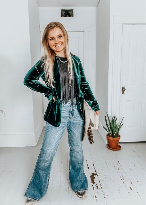 Deadwood Outfits, Western Office Outfits Summer, Plus Size Nfr Outfits, Nfr 2023 Outfits, Nfr Fashion 2023, Southwest Outfits Women, 80s Rock Concert Outfit, Corporate Cowboy, Green Vest Outfits For Women