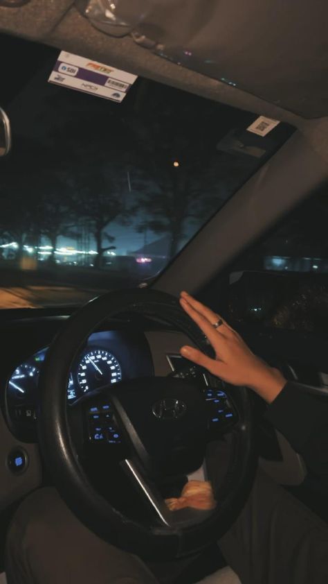 Long Drives With Boyfriend, Car Ride With Boyfriend Night, Long Drive Snap, Cars At Night Aesthetic, Car Night Ride, Car Rides With Friends, Night Ride With Boyfriend, Snaps Videos, Fake Photo Sick