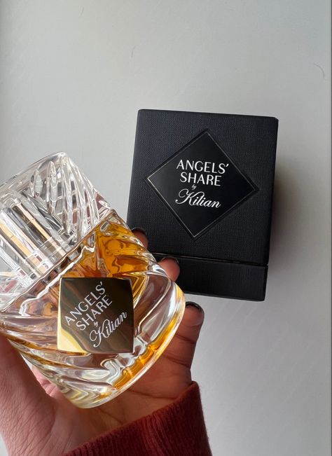 Aesthetic Fragrance, Perfume Collection Display, Kilian Paris, Angels Share, Expensive Perfume, Best Fragrance For Men, By Kilian, Antique Perfume Bottle, Perfume Collection Fragrance