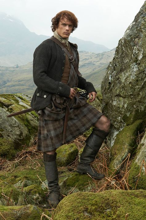 Kilts - Different Styles of Kilts - Formal Kilts - Historic Kilts - Children's Kilt Great Kilt, Outlander Costumes, James Fraser Outlander, Jaime Fraser, Outlander Season 1, Jamie Fraser Sam Heughan, The Outlander, Jamie Fraser Outlander, Outlander Tv Series