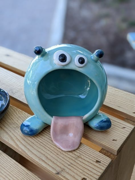 Cute Pinch Pots, Double Pinch Pot Animals, Animal Pinch Pots Ceramics, Pinch Pot Sea Creatures, Cute Animal Pinch Pots, Frog Pinch Pot, Clay Lesson, Kids Clay, Kids Class