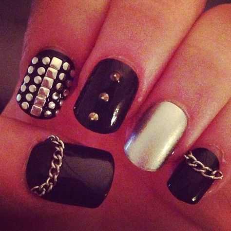 Top 20 Studded Nail Designs You Should Have - Pretty Designs Rocker Nails, Stud Nails, Cutest Nails, Metal Nails, Rock Nails, Nail Decor, Rocker Chick, Edgy Nails, Studded Nails