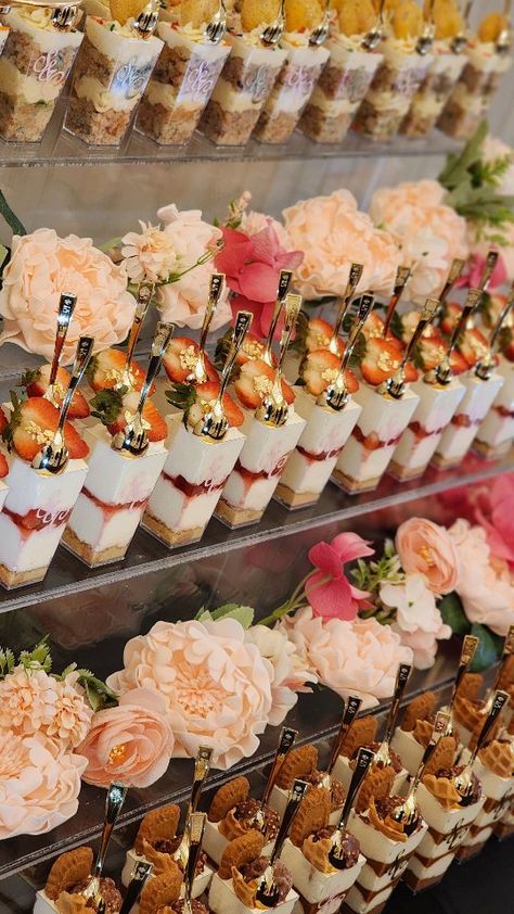 Charity Coley (Mrs.Queen) | Lets setup a Dessert Bar featuring our signature look !!!! We loveeeee what we do and this was so much fun to make !! Venue… | Instagram Mouse Cheesecake, Shooters Recipes, Dessert Bar Party, Dessert Shooters Recipes, Parfait Bar, Cheesecake Shooters, Cups Recipes, Shooter Recipes, Dinner Party Appetizers