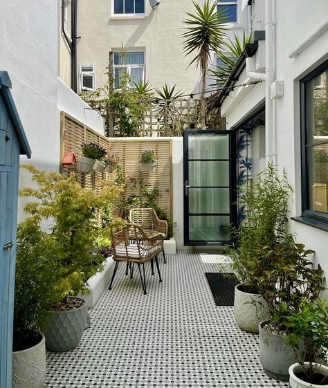 courtyard garden Courtyard Gardens Design, Rooftop Design, Small Outdoor Spaces, Courtyard Garden, Small Patio, Terrace Garden, Back Garden, Backyard Patio, Outdoor Spaces