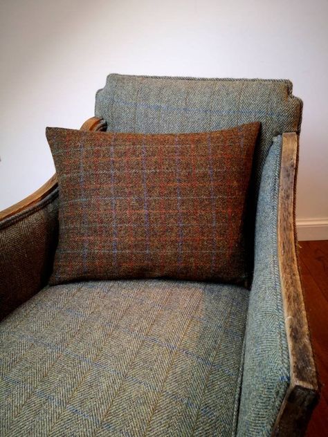 Tweed Aesthetic, Tweed Curtains, Harris Tweed Fabric, Embroidered Cushions, Tweed Fabric, Apartment Inspiration, Room Accessories, Harris Tweed, Classic House