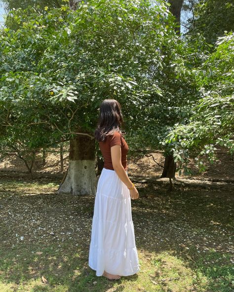 𝒮𝓉𝓇𝒶𝒾𝑔𝒽𝓉 𝑜𝓊𝓉 𝑜𝒻 𝓂𝑜𝓋𝒾𝑒 🦋🦋 . . . . . . . . . . . . . . . . (Garden aesthetics , brown top , white maxi skirt , flowers , Chandigarh , outfit of the day , cottage core aesthetics ,spring , Lana del ray ) #brown #whitelingskirt #gardenaesthetics #realme #smile #discoverunder50k #cuteoutfit #chandigarh #pinkoutfit #chandigarh_diaries #picsartedit #aesthetic #gardenaesthetic #vscoedits #smile #portrait #eyebrown #flowers #happyfaces #gardenshoot #hairstyle #eyebrown #peachoutfit #picsartedit #... Aesthetics Brown, Straight Maxi Skirt, Smile Portrait, Peach Clothes, Garden Aesthetics, Core Aesthetics, White Maxi Skirt, White Maxi Skirts, Lana Del Ray