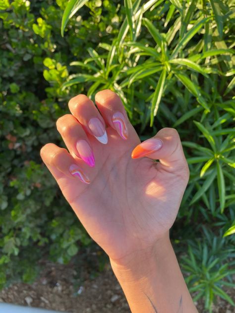 Lesbian Flag Nails Acrylic, Lesbian Pride Nails Designs Simple, Pride Heart Nails, Lesbian Nail Art Designs, Pride Nails Lesbian Flag, Lgbtq Nails Acrylic, Lesbian Pride Nails Designs, Lesbian Flag Nails Design, Pride Nails Ideas