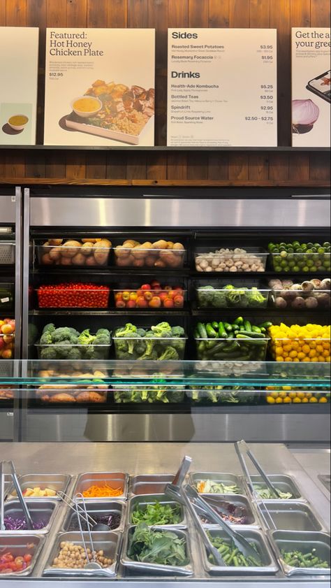 Salad Bar Aesthetic, Healthy Cafe Design, Food Market Design, Healthy Restaurant Design, Salad Bar Restaurants, Healthy Food Restaurant, Healthy Food Shop, Veggie Restaurant, Food Court Design