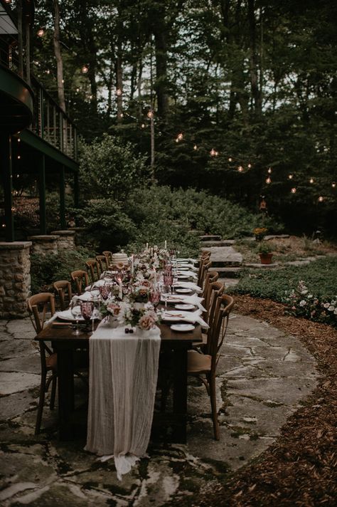 Whimsical Micro Wedding, Intimate Woodsy Wedding, Small Wood Wedding, Wisconsin Outdoor Wedding, Small Intimate Mountain Wedding, Spring Cabin Wedding, Cabin Micro Wedding, Door County Wedding Venues, Micro Reception Ideas