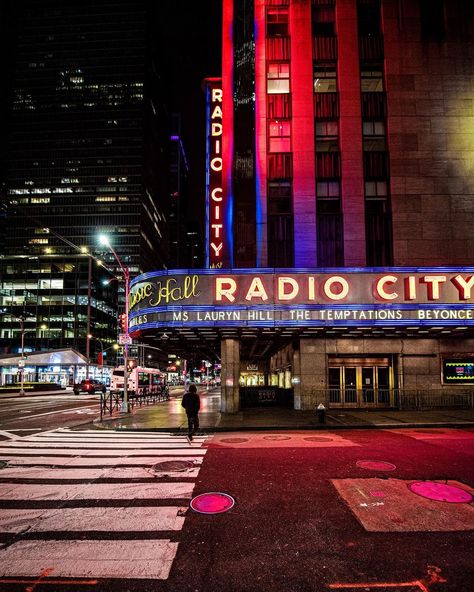 Al's Schots on Instagram: “RADIO CITY . #radiocitymusichall #radiocity #nbc #midtown #manhattan #nyc #nycprimeshot #loves_nyc #mysecretnyc #what_i_saw_in_nyc…” Ms Lauryn Hill, Hill City, Lauryn Hill, Manhattan Nyc, Radio City Music Hall, Midtown Manhattan, Radio City, Manhattan, On Instagram