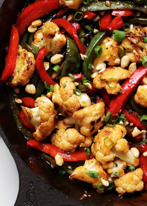 This Kung Pao Cauliflower is spicy, flavorful, and completely vegan Vegan Kung Pao, Bell Pepper Recipe, Vegan Dishes Easy, Kung Pao Cauliflower, Cauliflower Vegetable, Cauliflower Vegan, Italian Stuffed Peppers, Cauliflower Sauce, Pepper Sandwich