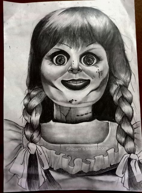 Anabelle Doll Drawing, Horror Drawing Ideas Sketches, Annabelle Tattoo Design, Annabelle Doll Drawing, Annabelle Drawing, Annabelle Tattoo, Annabelle Doll, Horror Movie Tattoos, Doll Realistic